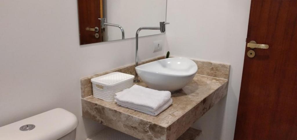Casa Terrea Wi-fi 3 900m De Guaratuba Sp Сasa de vacaciones Bertioga